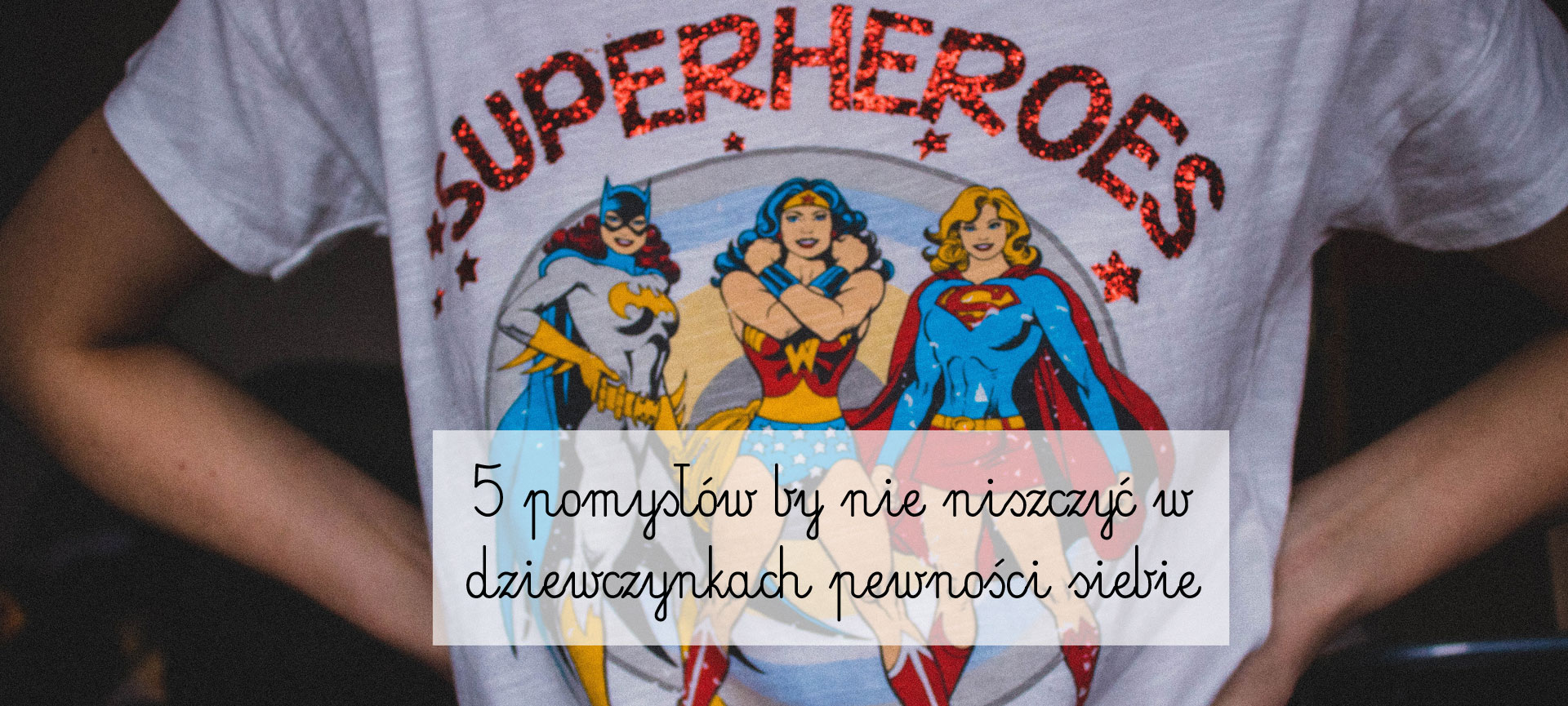 person-wearing-superheroes-printed-t-shirt-701771